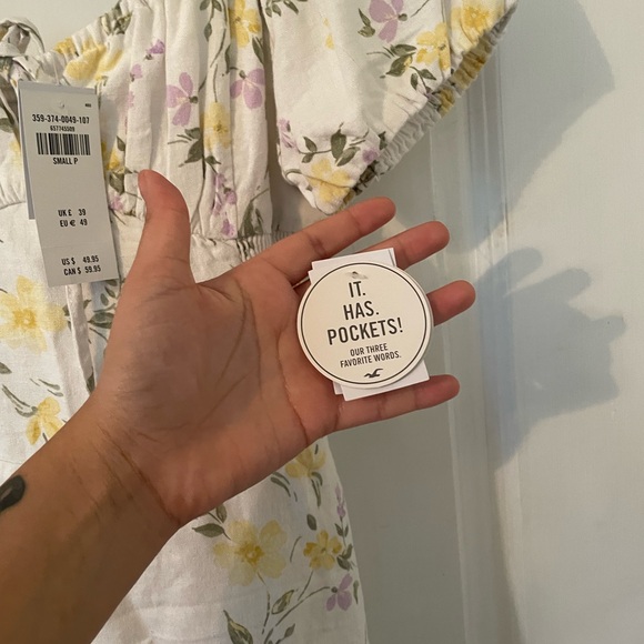 Hollister Dress with Pockets - Picture 4 of 4